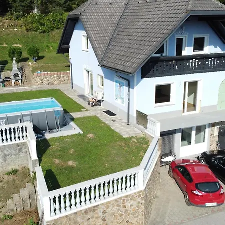 Apartma Ajdica Slovinský Hradec